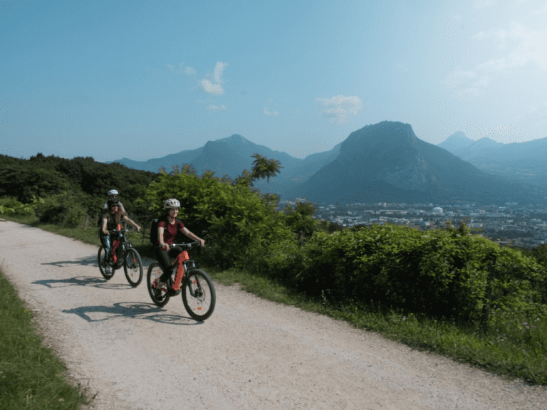 Location vélo Grenoble : conseils et meilleures offres pour pratiquer au meilleur prix